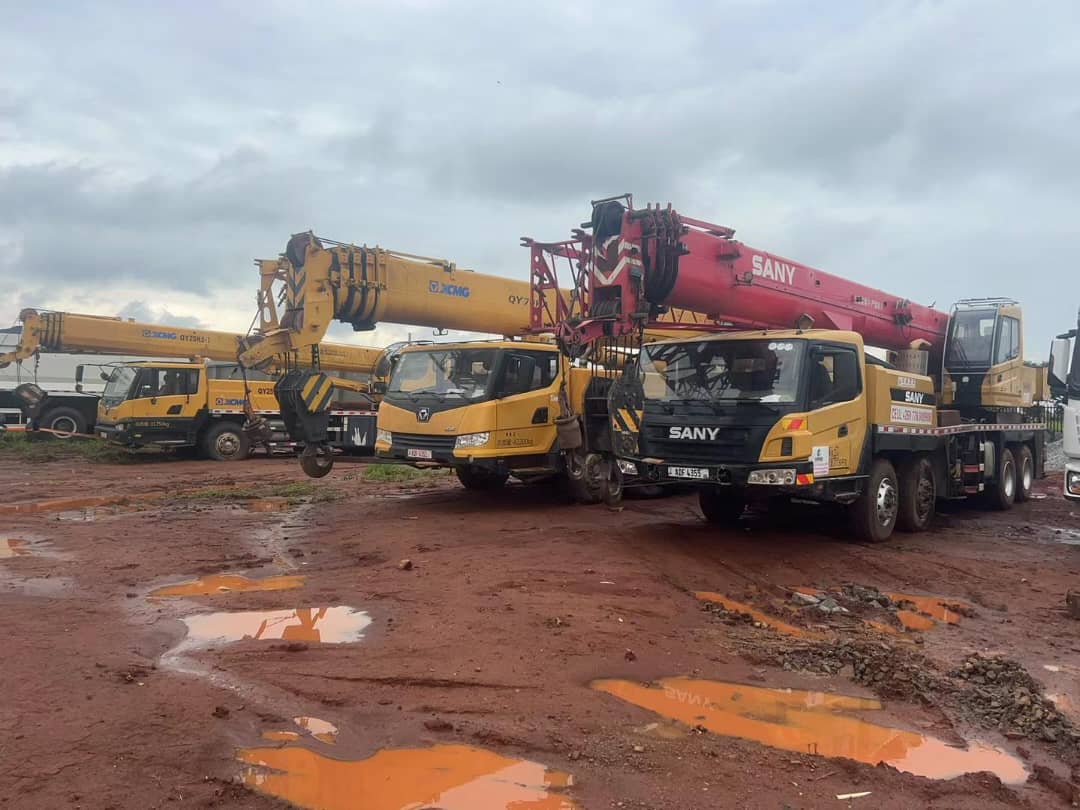 Blast-hole drilling equipment